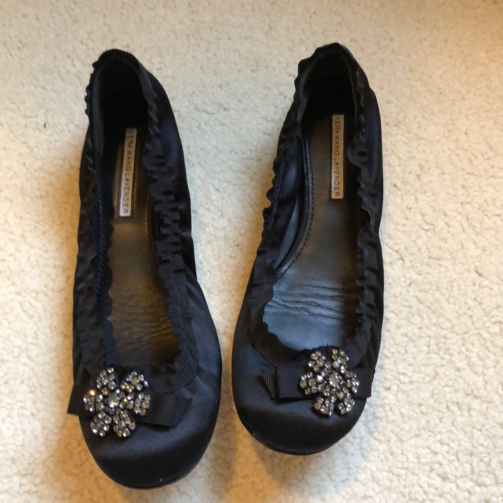 Vera Wang Lavender satin flats 10m